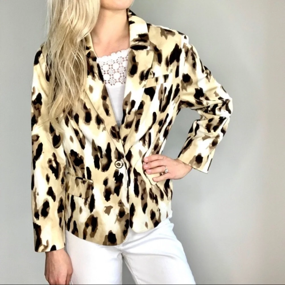 NWT Chico’s Tan Leopard Print Blazer /‎ Size 1 or M